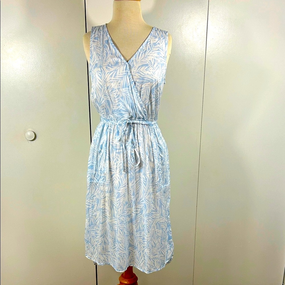 beachlunchlounge Light Blue Leaf Print Midi Dress NWT Size S